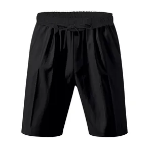 Vista dettagliata dei pantaloncini in lino nero da uomo con elastico in vita e lacci