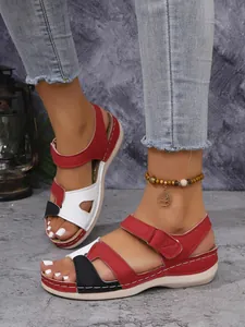 Sandales à talons compensés pour femmes avec velcro et design à bout ouvert bicolore