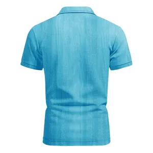 Vista trasera detallada del polo azul para hombre con tejido transpirable texturizado