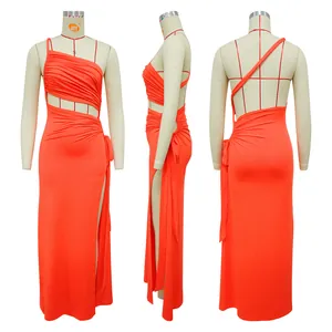 Vues détaillées d'une robe longue orange à une épaule avec découpe à la taille et fente latérale
