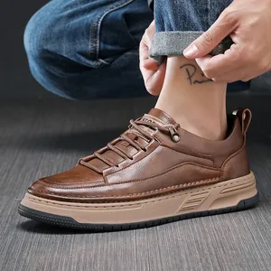 Scarpe casual in pelle marrone da uomo con design low-top vintage in stile britannico