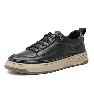 Scarpe casual da uomo in pelle stile retrò con finitura nera e suola spessa beige