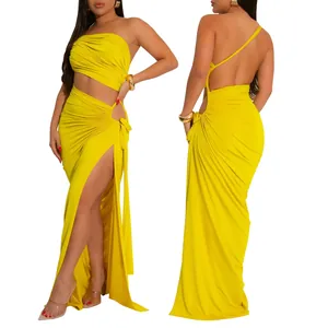 Vue de face et de dos d'une robe longue sexy jaune à une épaule avec fente haute