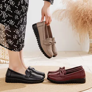Mocassins confortables en cuir véritable pour femmes mûres avec des semelles souples