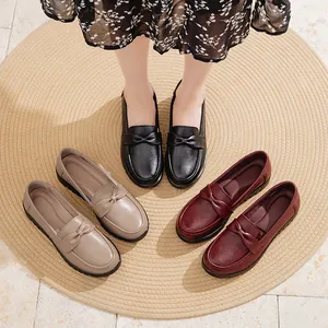 Mocassins plats élégants en cuir pour femmes avec nœud disponibles en plusieurs couleurs