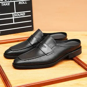 Mocasines clásicos de cuero negro para hombre con punta y perforaciones de verano