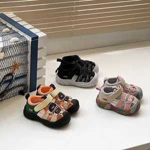Sandalias de verano para niños pequeños niños niñas punta cerrada anti-golpe cuero microfibre malla transpirable zapatos de playa exterior