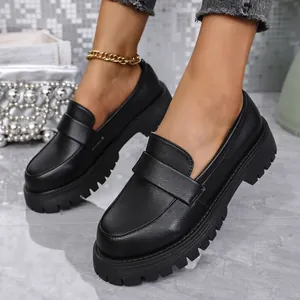 Damen Britischer Stil Vintage Loafer Plateau Blockabsatz Slipper Einfarbig Runde Zehe Rutschfest PU Leder Freizeit Schuhe