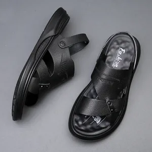 Sandali da uomo in pelle nera con suole morbide antiscivolo per abbigliamento mare