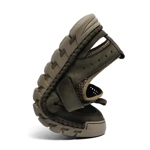 Scarpa casual da uomo in rete flessibile che mostra alta piegabilità e durata