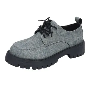 Vintage British Style Loafer für Damen mit dicker Sohle und grauer Denim-Textur