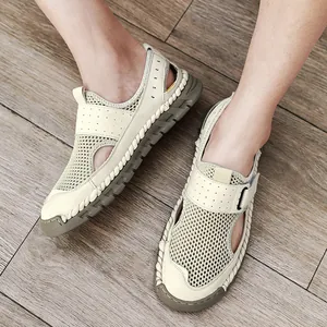 Sandali outdoor da uomo in mesh traspirante color crema con suola antiscivolo