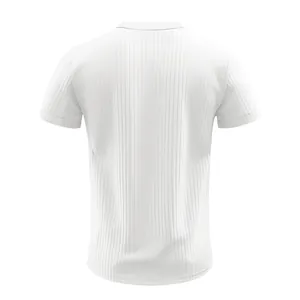 Detaillierte Rückansicht des weißen schnelltrocknenden gerippten Henley-Shirts für Herren