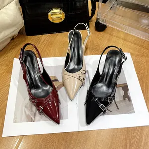 Eleganti décolleté slingback a punta con doppi cinturini con fibbia in vari colori