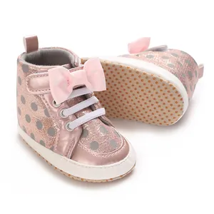 Chaussures de marche roses à pois pour bébé avec nœud décoratif et semelle souple antidérapante