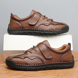 Zapatos de conducir de cuero marrón para hombre con costuras a mano y velcro