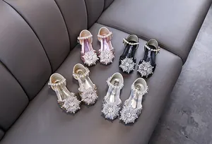 Elegant girls' princess shoes with sparkling rhinestones and pearls for dance and party