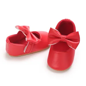 Süße rote Baby-Prinzessinenschuhe mit großer Schleife und weicher rutschfester Gummisohle