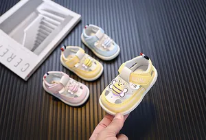 Zachte baby sandalen met schattige cartoon bij voor peuters