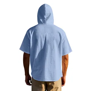 Rückenansicht eines atmungsaktiven, lockeren, hellblauen Leinen-Kapuzen-T-Shirts