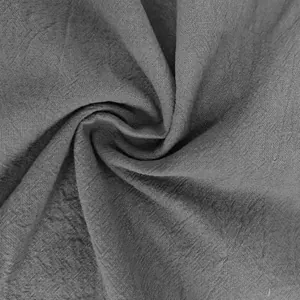 Makro-Detail der atmungsaktiven grauen Leinenstofftextur für Herren-Kapuzen-T-Shirt