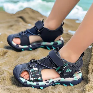Durable boys' closed-toe beach sandals with camouflage pattern and soft anti-slip sole