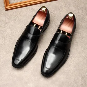 Premium schwarze Herren-Business-Leder-Loafer mit exklusiven hölzernen Schuhspannern