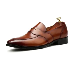 Klassische braune Herren-Leder-Loafer, Business-Slipper aus echtem Leder für Herren.