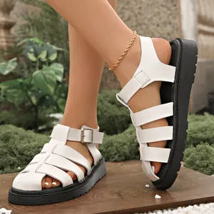 Weiße Plateau-Fischersandalen für Damen mit stilvollem römischem Webdesign für den Sommer