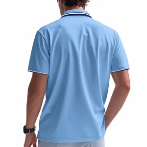 Vue arrière d'un polo bleu clair à séchage rapide avec col rayé et tissu en maille respirante