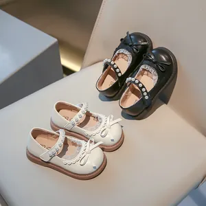 Elegante Mary Jane schoenen voor meisjes met strikje, parels en kanten rand