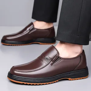 Mocasines elegantes de cuero marrón para hombre para negocios y ropa casual chic