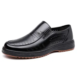 Mocasines de cuero negro transpirables para hombre con diseño calado de negocios