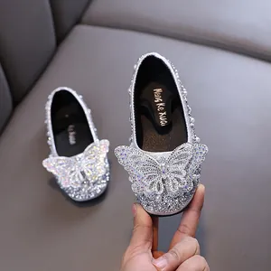 Scarpe da principessa per bambina argento glitterate con grande fiocco di strass