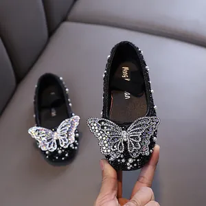 Eleganti ballerine nere da bambina con farfalla di strass e perle