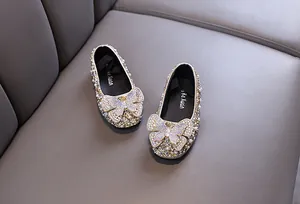 Elegante funkelnde Mädchen Prinzessinnen Schuhe mit Strass und Schmetterling Schleife