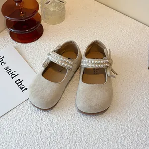 Beige Mary Janes voor meisjes met parelband en strikdetail, prinsessenstijl