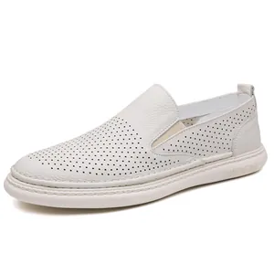 Atmungsaktive weiße Herren-Loafer aus echtem Leder mit Lochmuster für den Sommer