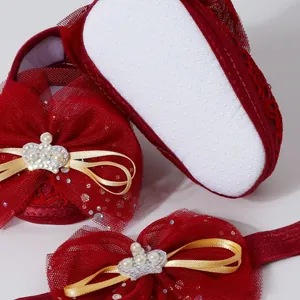 Chaussures de marche princesse en dentelle rouge pour bébé avec couronne et bandeau