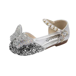 Silberne Strass-Prinzessinnenschuhe für Mädchen mit Perlenriemen und Schmetterling