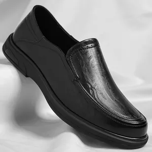 Mocassins pour Hommes en Cuir Décontracté Chaussures Sans Lacets en Cuir Régénéré Respirantes et Confortables