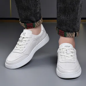 Baskets décontractées en cuir véritable blanc pour hommes avec semelle souple légère