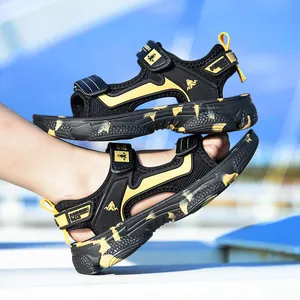 Eleganti sandali sportivi da bambino con suole morbide e velcro per la spiaggia estiva