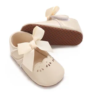 Elegantes zapatos de princesa para bebé crema con lazo y suela suave antideslizante
