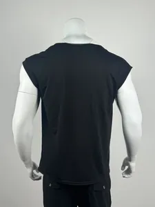 Vue arrière d'un débardeur noir uni sans manches pour homme sur un mannequin blanc