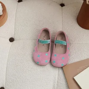 Sweet pink polka dot Mary Jane shoes for toddler girls with elastic strap