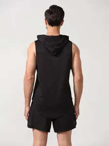 Vue arrière débardeur de sport noir à capuche pour homme avec ourlet arrondi moderne