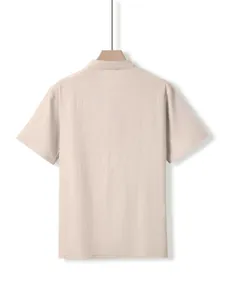 Vue arrière détaillée d'une chemise décontractée en lin à manches courtes pour hommes