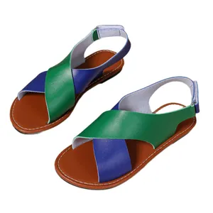 Sandales plates de style romain pour femmes avec brides croisées en vert et bleu