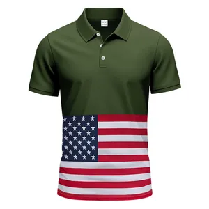 Vista frontale polo da uomo verde oliva con stampa classica della bandiera USA.